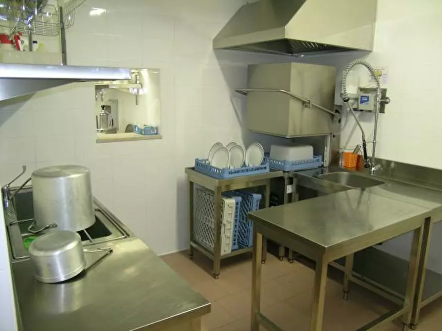 Immagine 3 di Bar / Ristorante in vendita  in Via dell'Acquacalda a Lucca