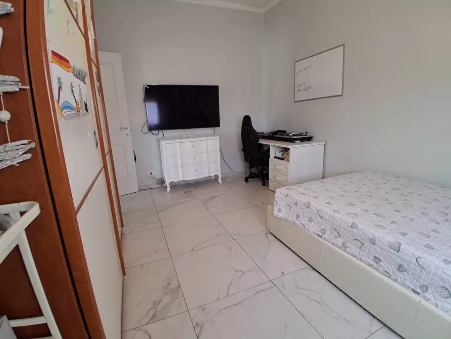 Immagine 10 di Quadrilocale in vendita  in Via Cesare Sardi a Lucca