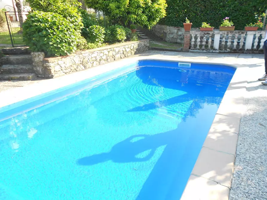 Immagine 2 di Rustico / casale in vendita  in vai elle chiesa a Lucca