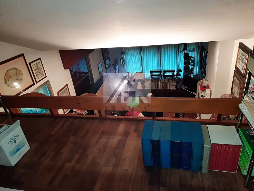 Immagine 18 di Villa in vendita  in Via dei Lippi a Lucca