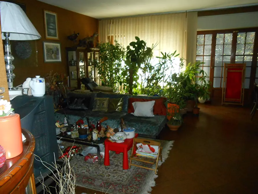 Immagine 7 di Villa in vendita  in Via Francesco Ferraris a Lucca