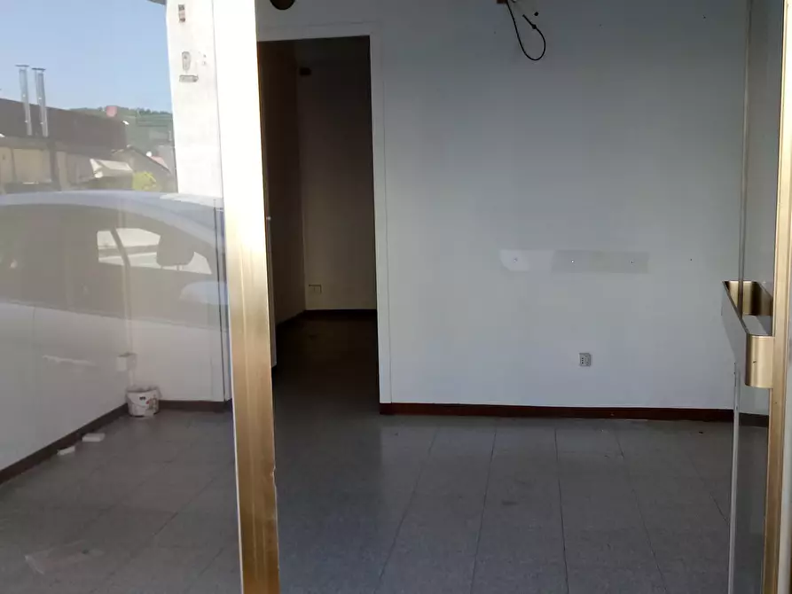 Immagine 10 di Laboratorio in affitto  in Via Sarzanese a Lucca