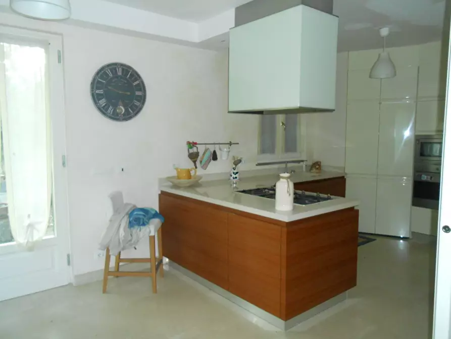 Immagine 44 di Villa in vendita  in Via Francesco Ferraris a Lucca