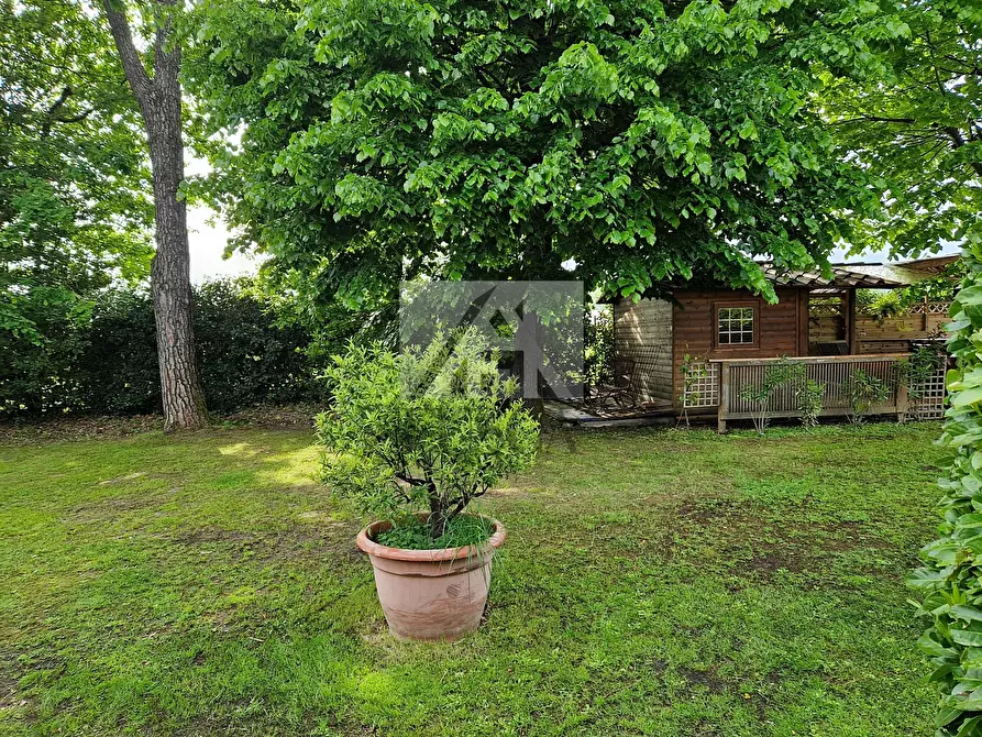 Immagine 31 di Villa in vendita  in Via Barsotto a Lucca