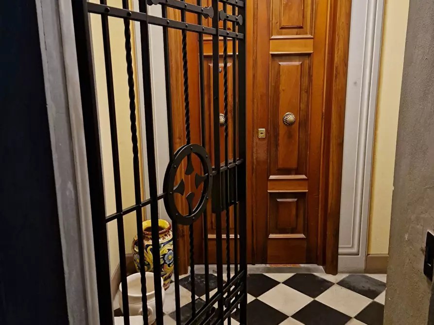 Immagine 12 di Pentalocale in vendita  in piazza san pietro somali a Lucca