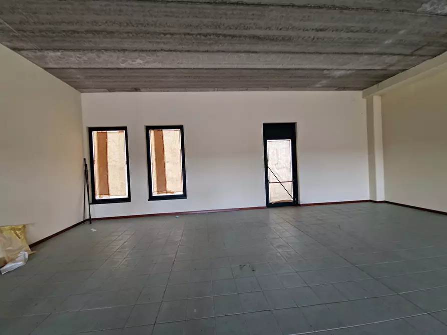 Immagine 7 di Attività artigianale in affitto  in Viale Alcide De Gasperi 95/F a Lucca