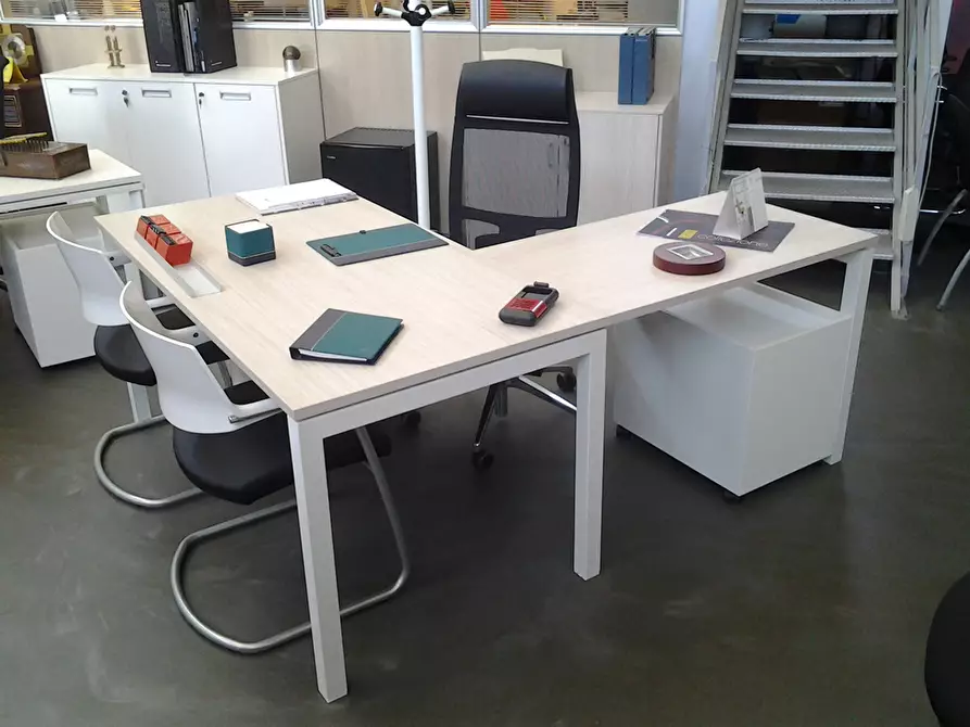 Immagine 2 di Ufficio in vendita  in battistero a Lucca