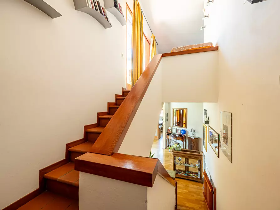 Immagine 19 di Villa in vendita  in Via dei Pellegrini a Lucca