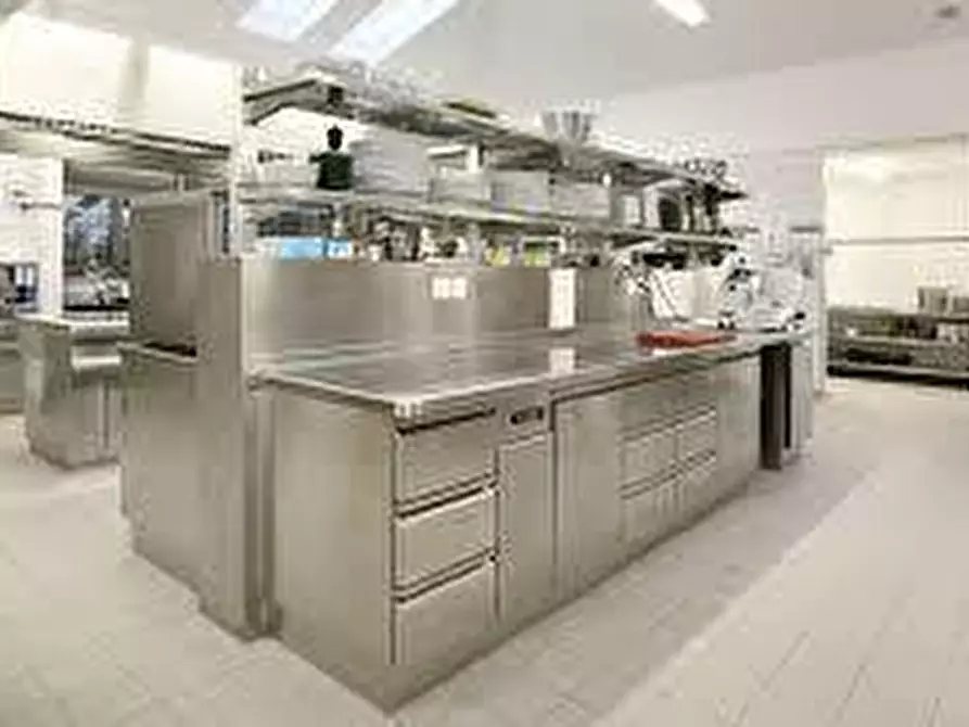 Immagine 2 di Bar / Ristorante in vendita  in viale europa a Lucca