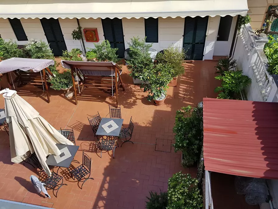 Immagine 4 di Albergo/B&B/Residence in vendita  in via carrara a Viareggio