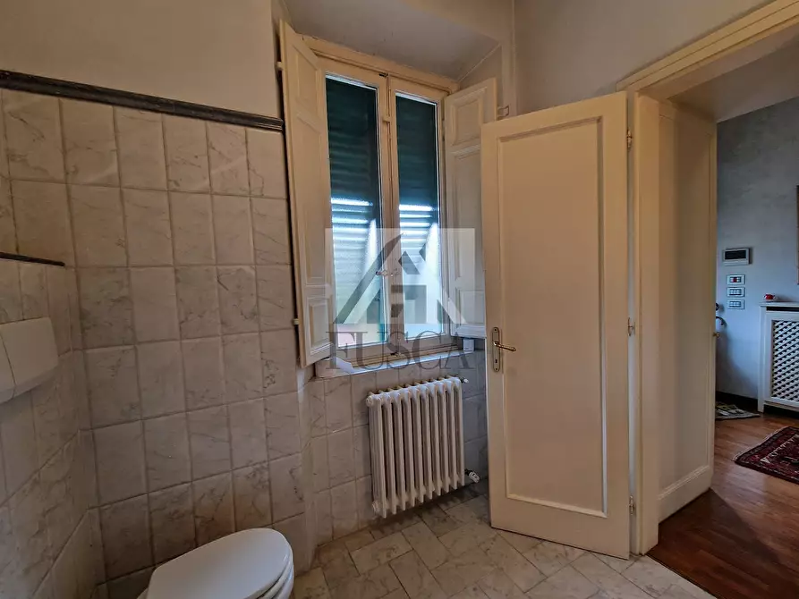 Immagine 22 di Villa in vendita  in Via Enrico Pea a Lucca