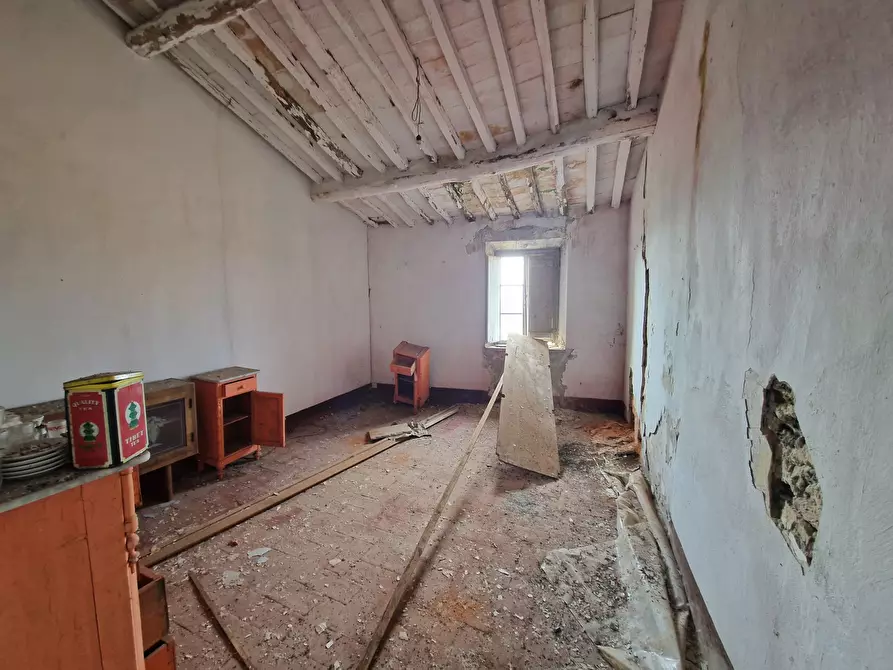 Immagine 2 di Rustico / casale in vendita  in Via di Magazzeno a Lucca