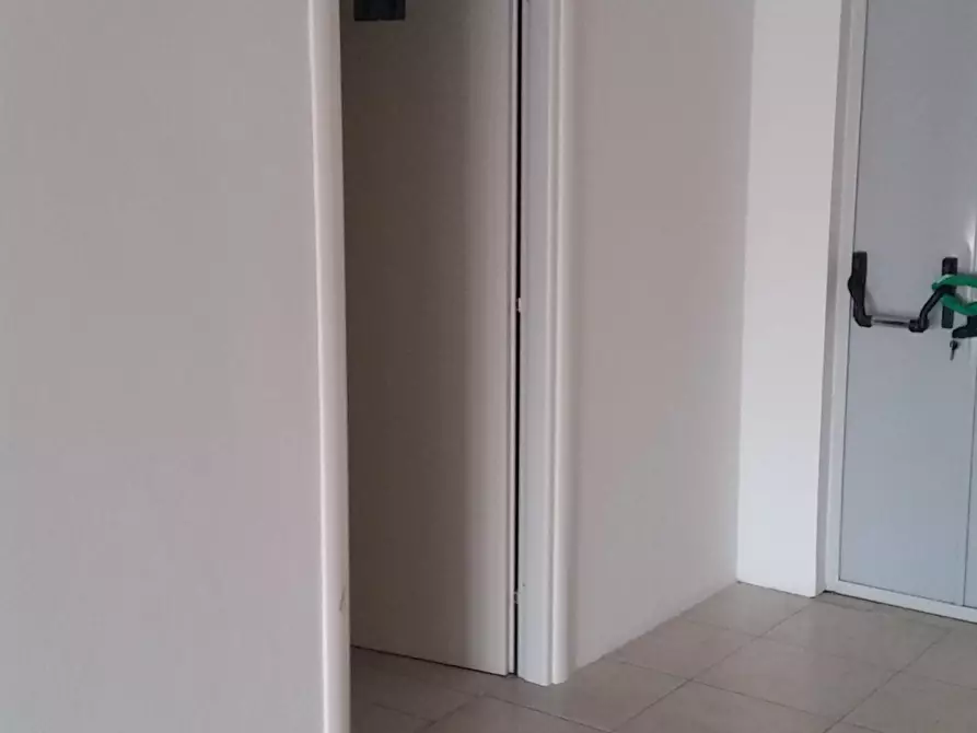 Immagine 7 di Ufficio in vendita  in Via de gasperi a Lucca