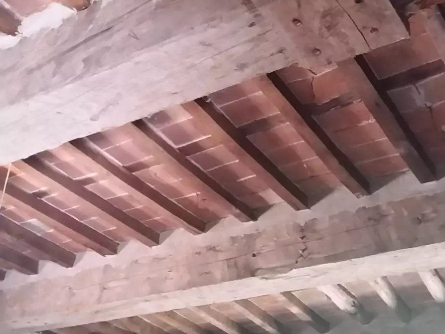 Immagine 4 di Rustico / casale in vendita  in Via di Magazzeno a Lucca