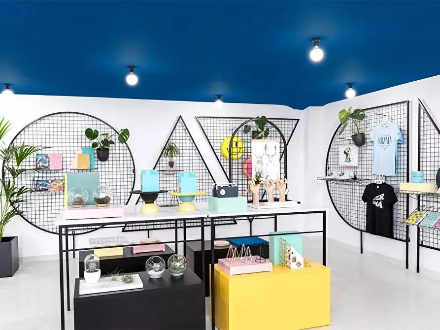 Immagine 2 di Locale commerciale in vendita  in Via delle Piagge a Lucca