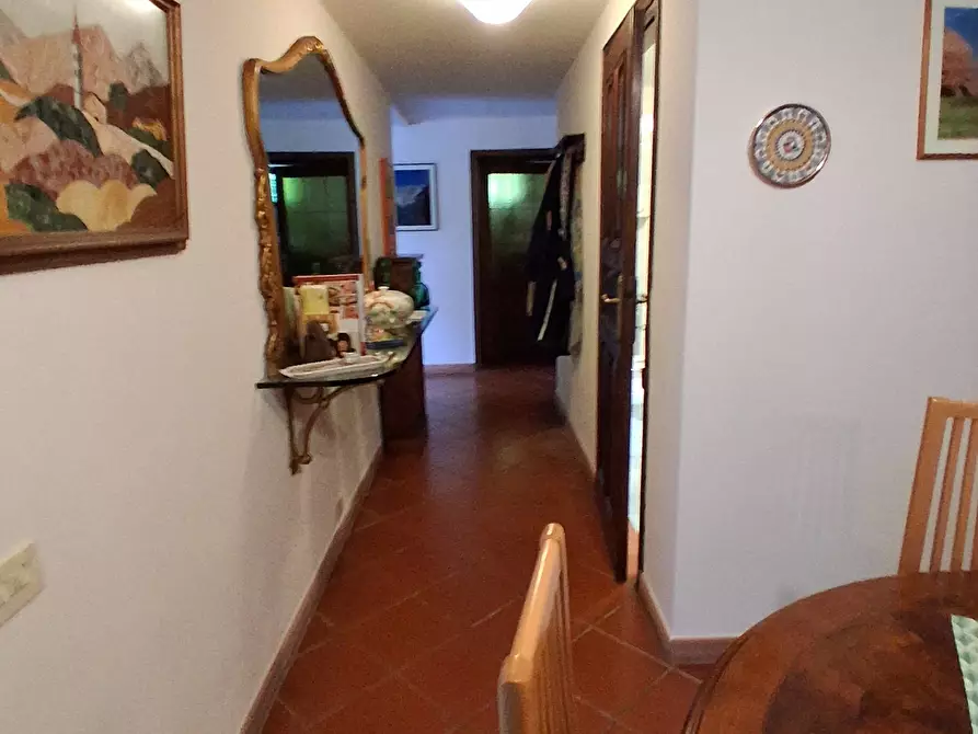 Immagine 40 di Villa in vendita  in via vecchia i a Lucca