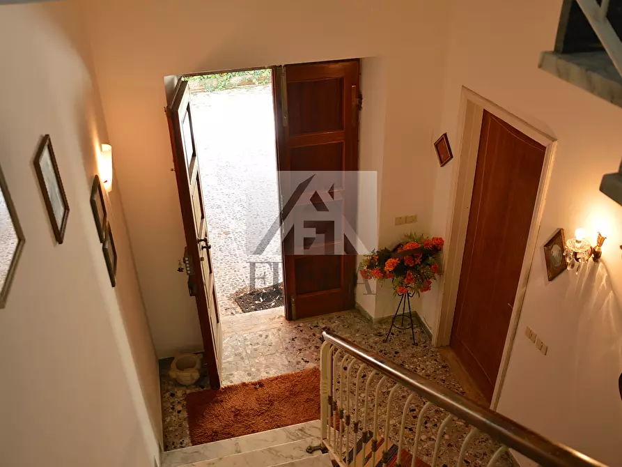 Immagine 23 di Villa in vendita  in Via Montebonelli a Lucca