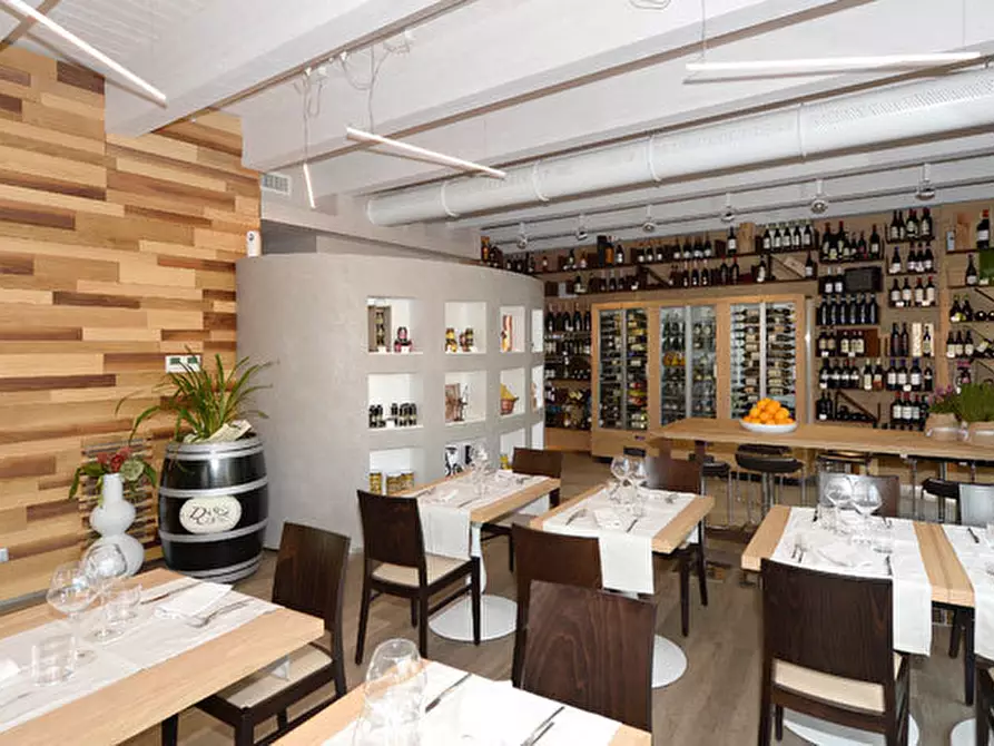 Immagine 3 di Bar / Ristorante in vendita  in Viale Castruccio Castracani a Lucca