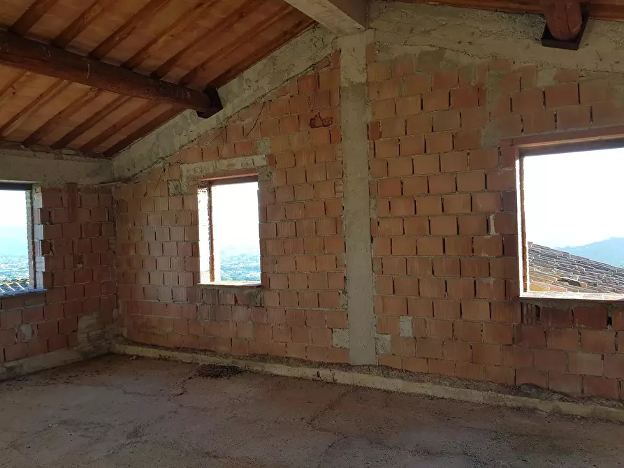 Immagine 26 di Rustico / casale in vendita  in Via di Matraia a Capannori