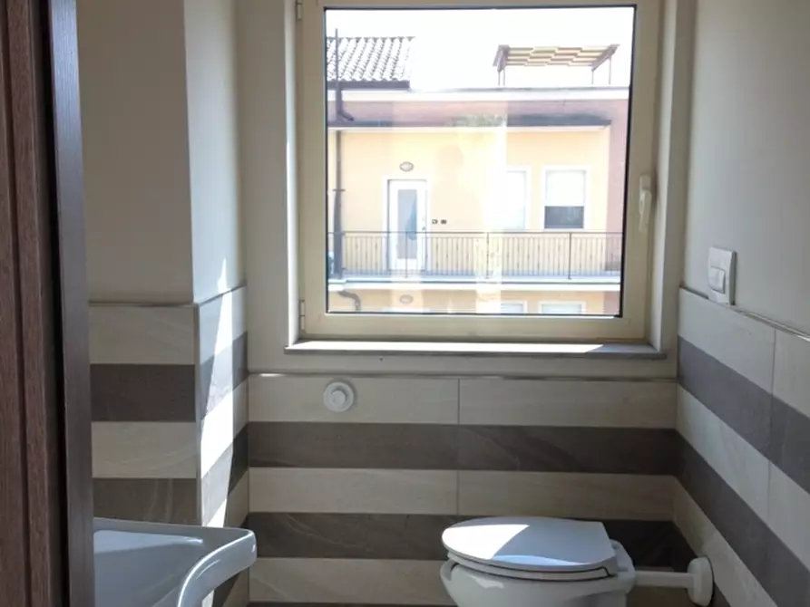 Immagine 3 di Ufficio in vendita  in del casalino a Lucca