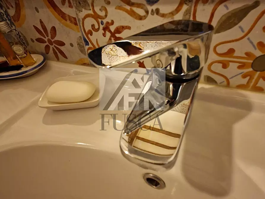 Immagine 25 di Casa indipendente in vendita  a Lucca