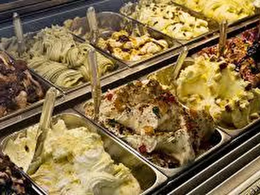 Immagine 5 di Gelateria in vendita  in Viale San Concordio a Lucca