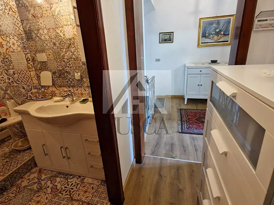 Immagine 27 di Casa indipendente in vendita  a Lucca