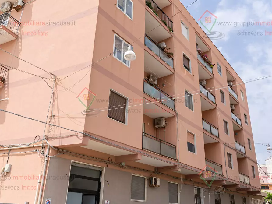 Immagine 7 di Locale commerciale in vendita  a Siracusa