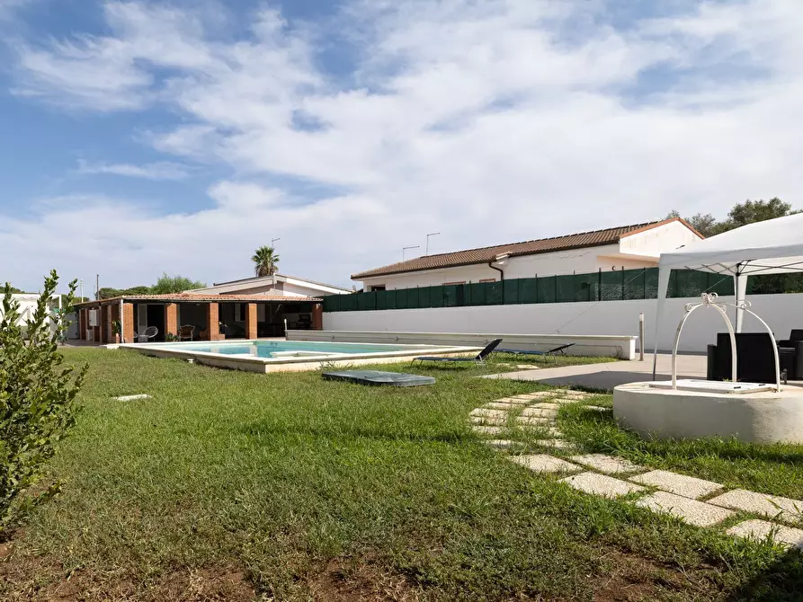 Immagine 4 di Villa in vendita  a Siracusa