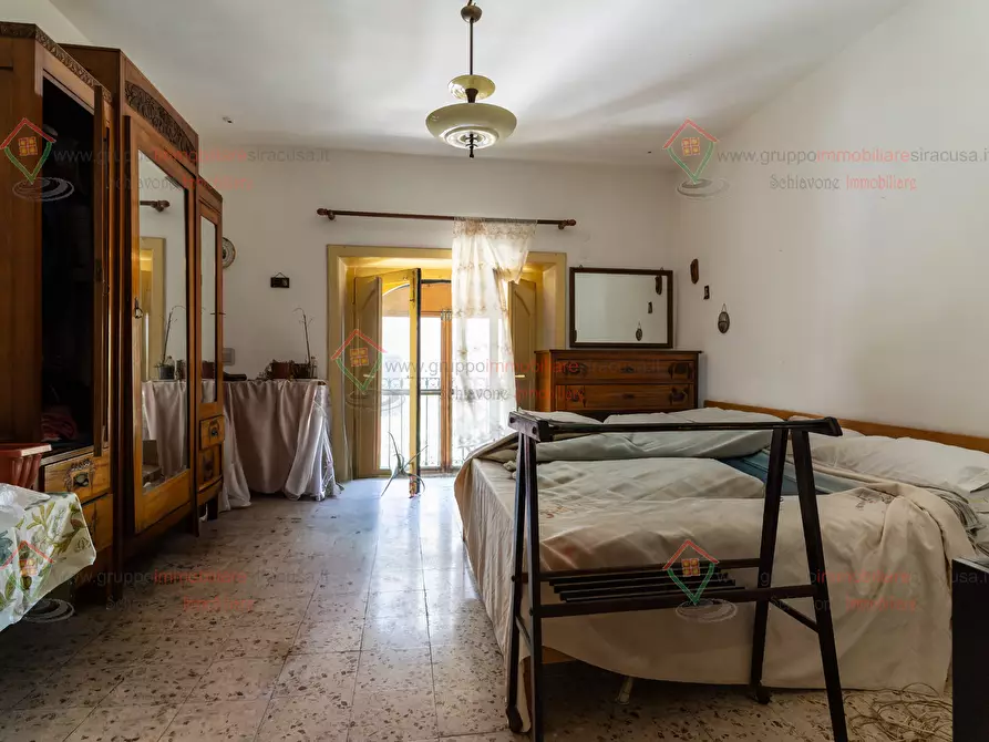 Immagine 9 di Trilocale in vendita  a Siracusa