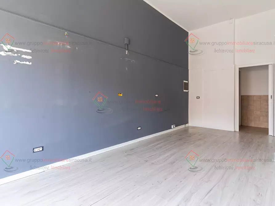 Immagine 6 di Locale commerciale in vendita  a Siracusa