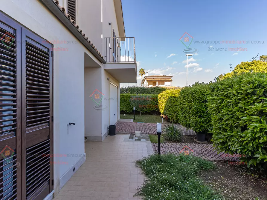 Immagine 33 di Casa bifamiliare in vendita  a Siracusa