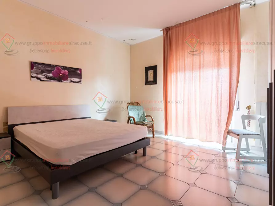 Immagine 12 di Pentalocale in affitto  a Siracusa