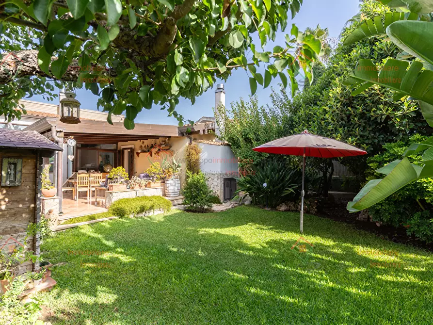 Immagine 5 di Villa in vendita  a Siracusa