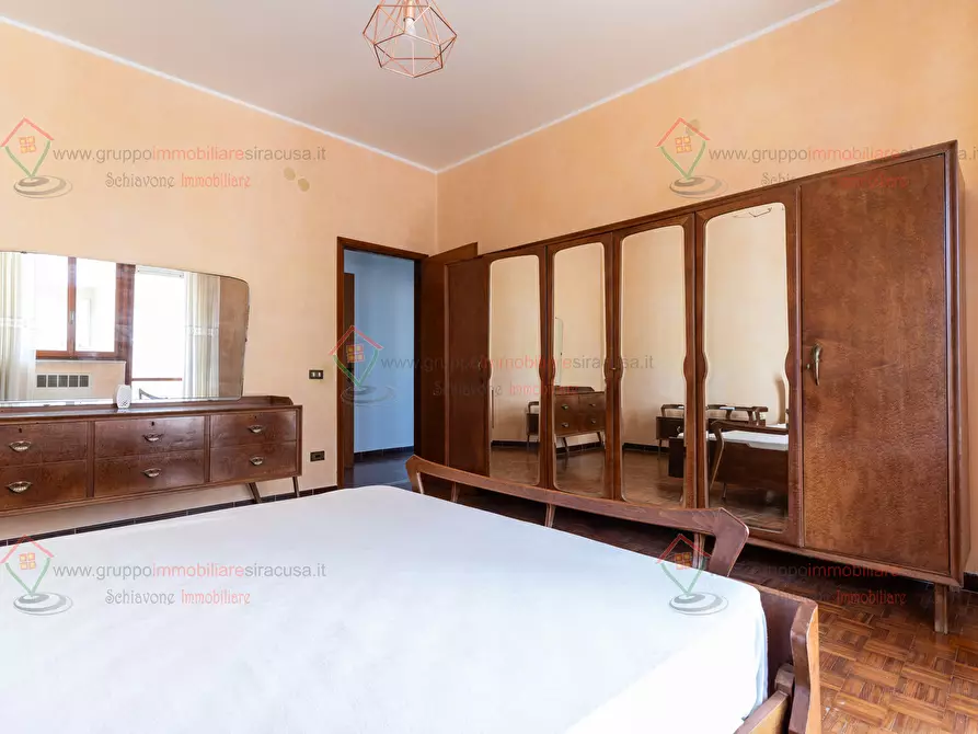Immagine 15 di Pentalocale in affitto  a Siracusa