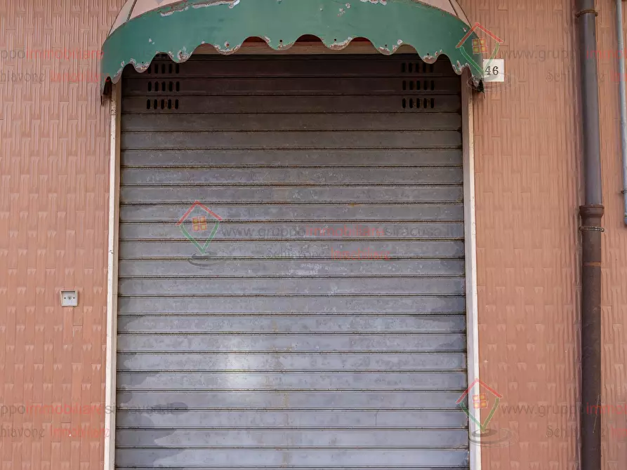 Immagine 15 di Locale commerciale in vendita  a Siracusa