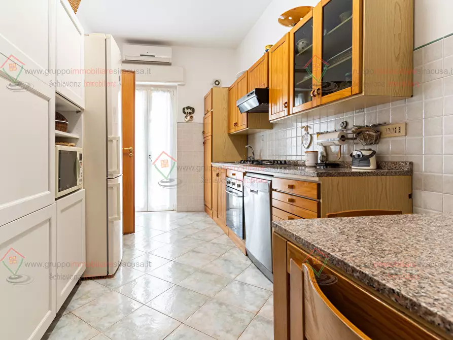 Immagine 15 di Pentalocale in vendita  a Siracusa