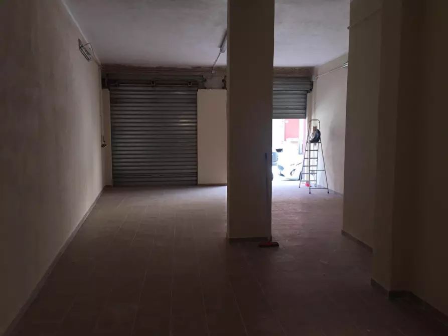Immagine 4 di Locale commerciale in affitto  a Siracusa