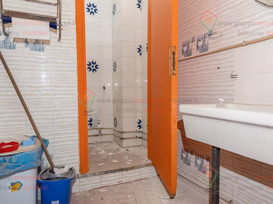 Immagine 6 di Locale commerciale in vendita  a Siracusa