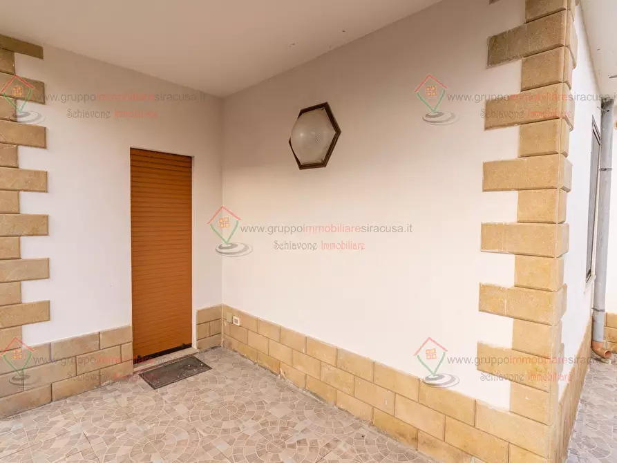 Immagine 21 di Casa indipendente in vendita  a Siracusa
