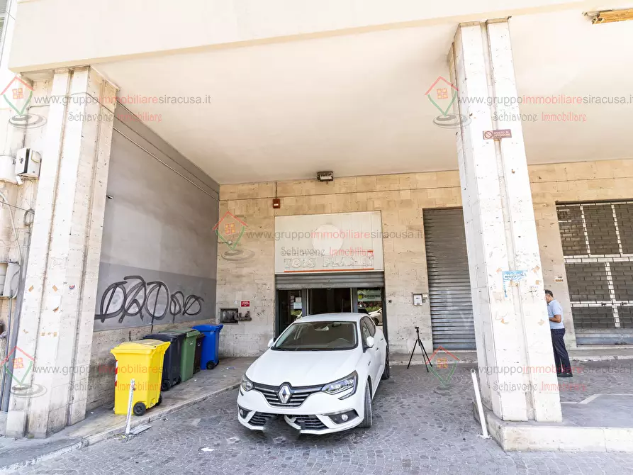 Immagine 35 di Locale commerciale in affitto  a Siracusa