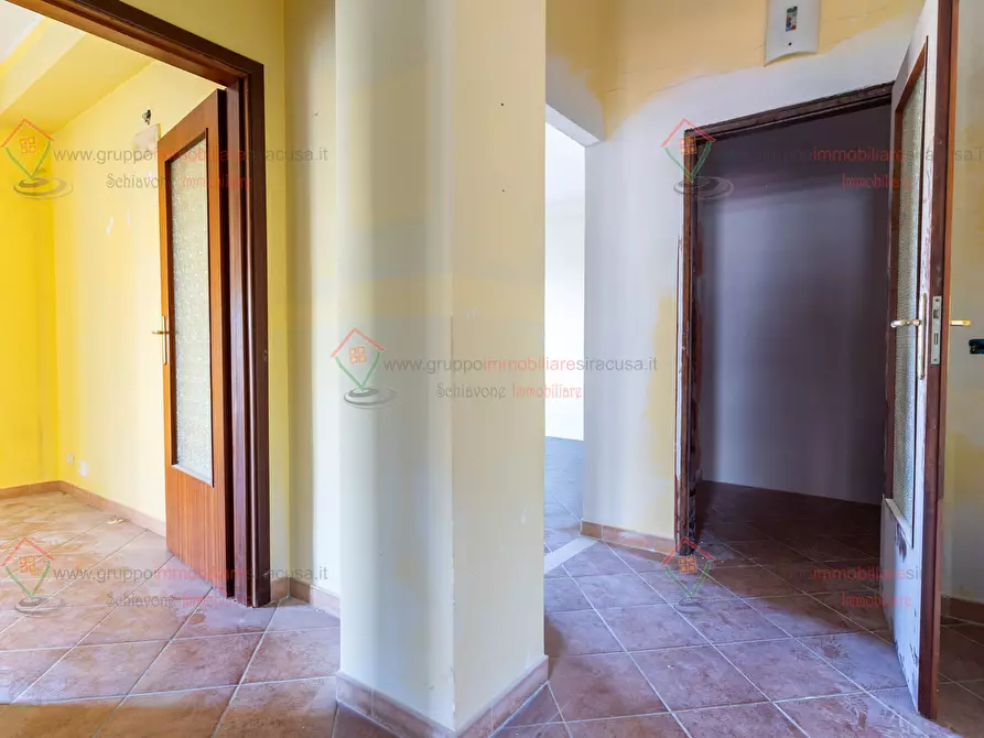 Immagine 10 di Trilocale in vendita  a Siracusa