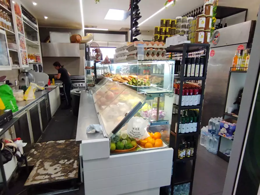 Immagine 16 di Attività commerciale in vendita  in Corso Umberto I a Siracusa