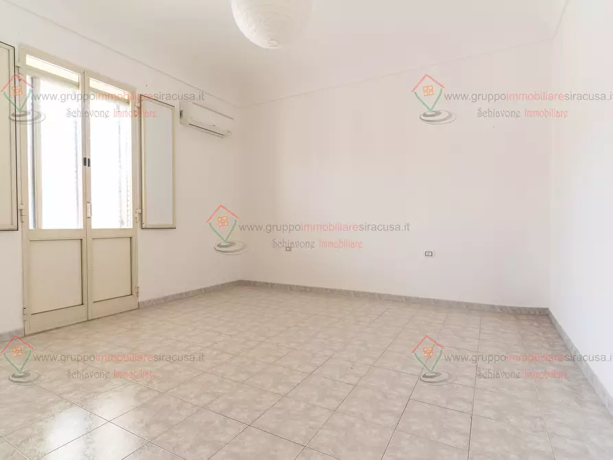 Immagine 9 di Trilocale in vendita  a Siracusa