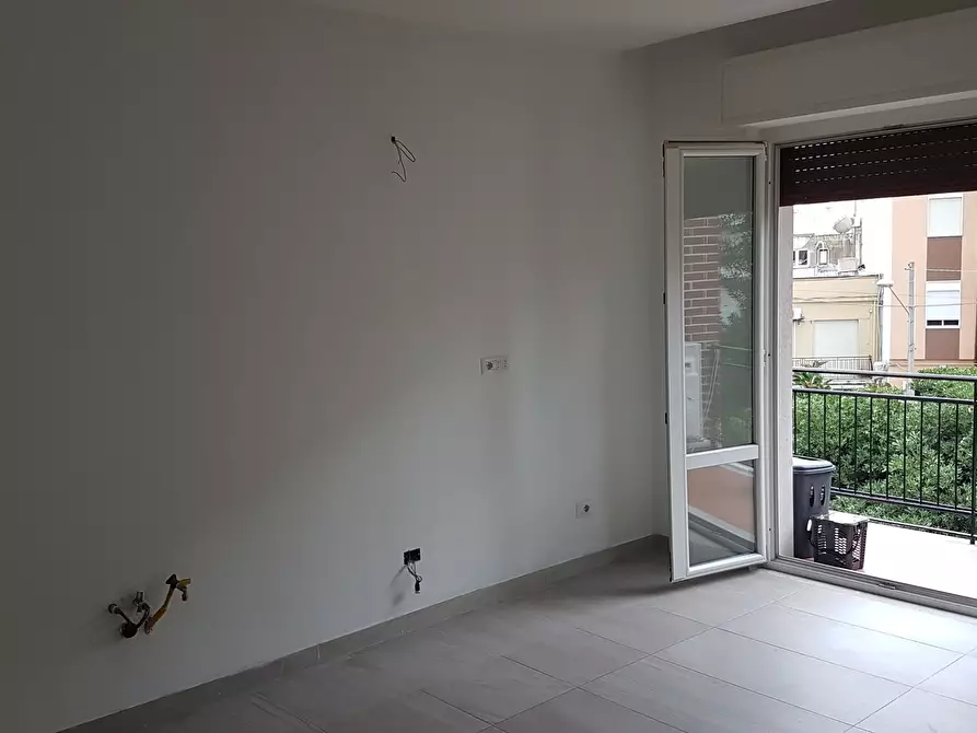 Immagine 9 di Trilocale in affitto  a Siracusa