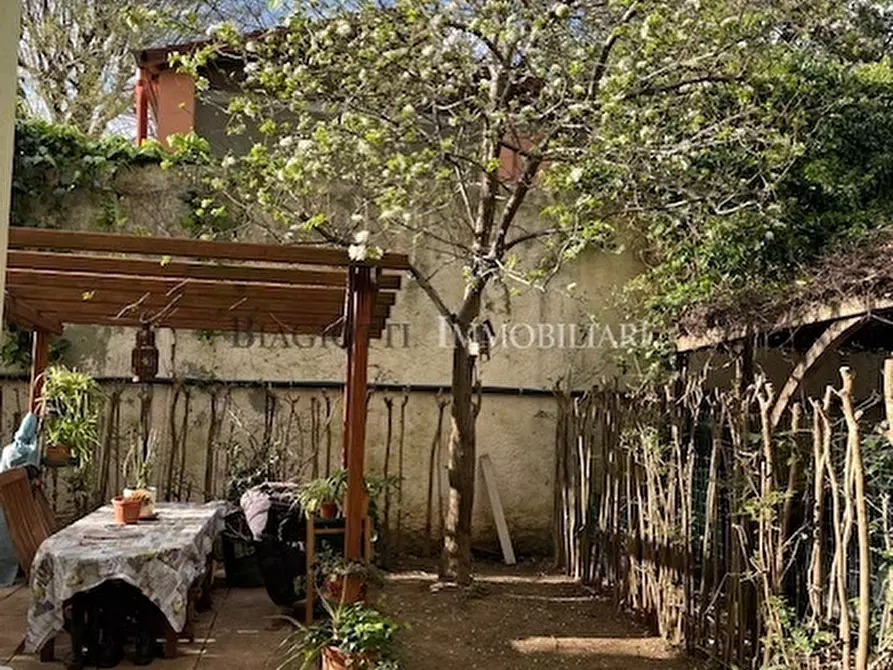 Immagine 8 di Casa semindipendente in vendita  a Livorno