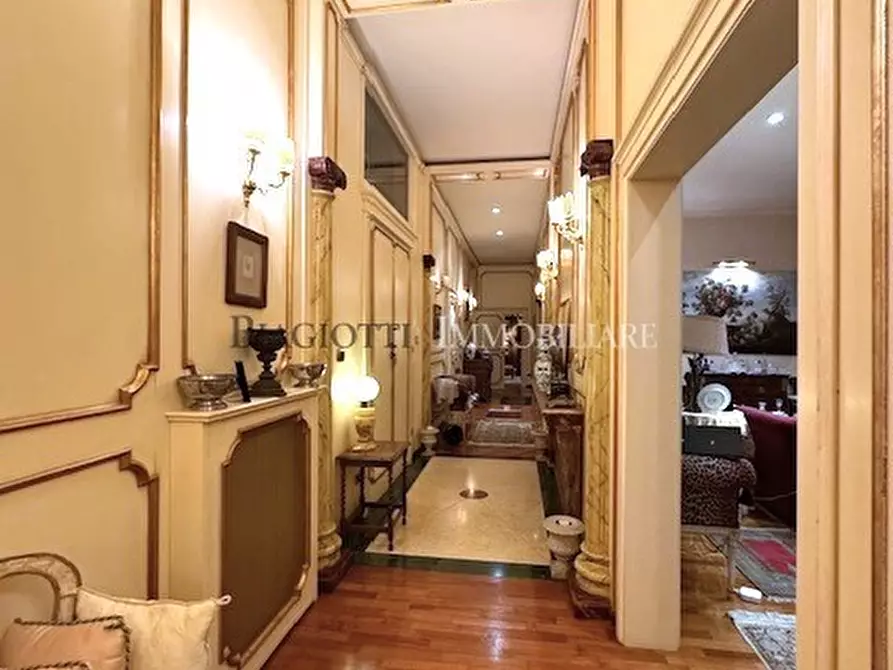 Immagine 19 di Pentalocale in vendita  in viale italia a Livorno