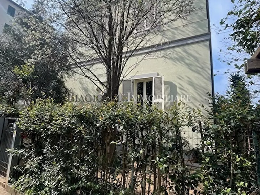 Immagine 51 di Casa semindipendente in vendita  a Livorno