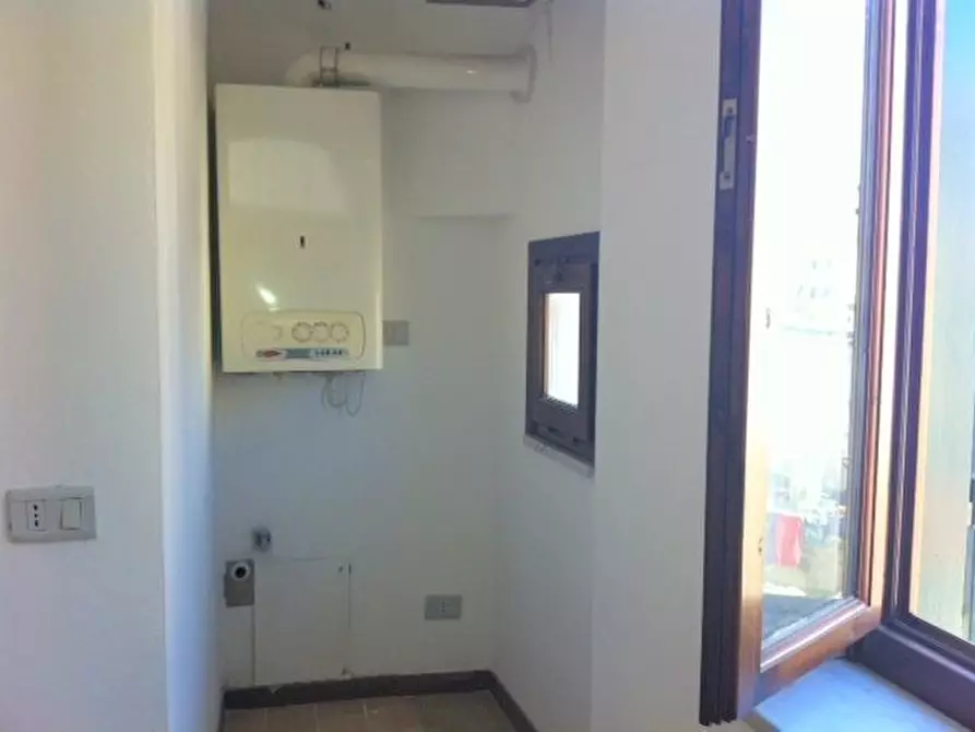 Immagine 30 di Bilocale in vendita  in via galileo galilei a Livorno