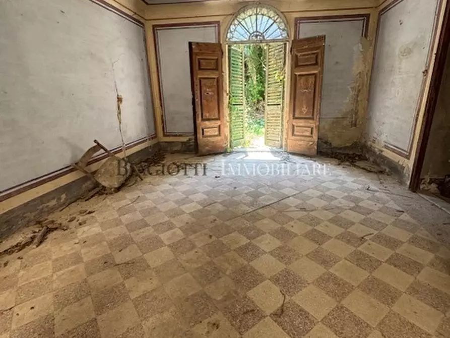 Immagine 14 di Rustico / casale in vendita  a Livorno